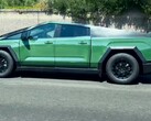 El Tesla Cybertruck se burló recientemente del Toyota Tundra con una envoltura después de hacer lo mismo con el Ford F-150 semanas antes. (Fuente de la imagen:Cybertruck Owners Club)