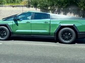 El Tesla Cybertruck se burló recientemente del Toyota Tundra con una envoltura después de hacer lo mismo con el Ford F-150 semanas antes. (Fuente de la imagen:Cybertruck Owners Club)