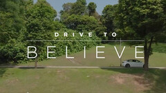 El primer anuncio de Tesla se titula &quot;Drive to Believe&quot; (imagen: Tesla Asia/Twitter)