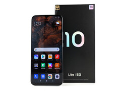 El Xiaomi Mi 10 Lite 5G ofrece una entrada muy asequible en el mundo de los 5G a un precio de calle de menos de 300 euros (~356 dólares) en este momento. 