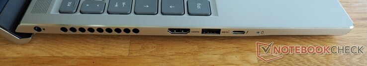 Lado izquierdo: Fuente de alimentación, HDMI 2.0, USB-A 3.2 Gen 1, Thunderbolt 4 (incl. DisplayPort)