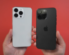 Un maniquí del iPhone 15 Pro Max junto a un iPhone 14 Pro Max. (Fuente: MacRumors)