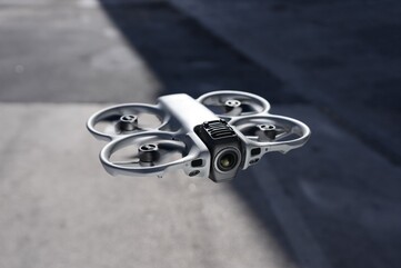 La DJI Avata 360 dispone de protectores de hélice integrados