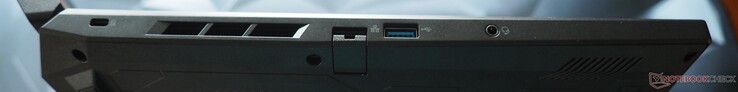 Lado izquierdo: Bloqueo Kensington, LAN Gigabit RJ45, USB-A 3.2 Gen 2, combo de audio