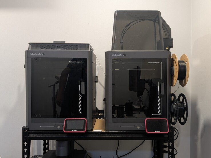 Elegoo Centauri Carbon (izquierda) y Centauri Carbon 2 Combo (derecha).