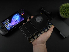 La fuente de alimentación de la eGPU es casi tan grande como la propia unidad. (Fuente de la imagen: ETA Prime)