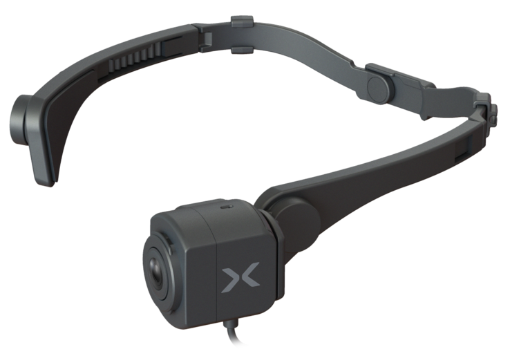 La CX-WL100 de Xacti se puede llevar con un soporte para la cabeza, lo que permite que la cámara compacta siga el punto de vista de quien la lleva.