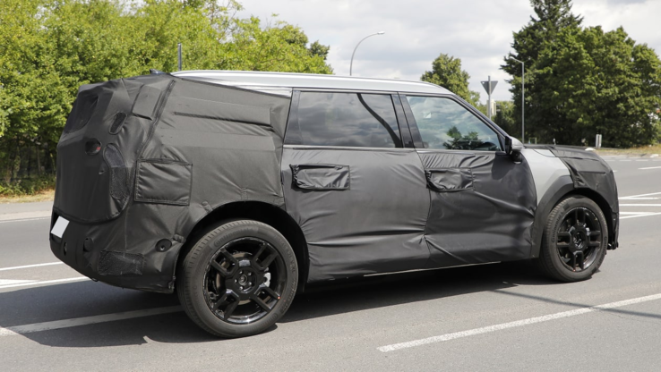 El Kia EV9 ha sido visto realizando pruebas en carretera en Europa.