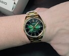 El último reloj de vestir asequible de Casio combina una esfera de color verde radiante con un bisel estriado