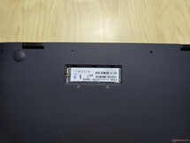 Escotilla de mantenimiento M.2 SATA SSD