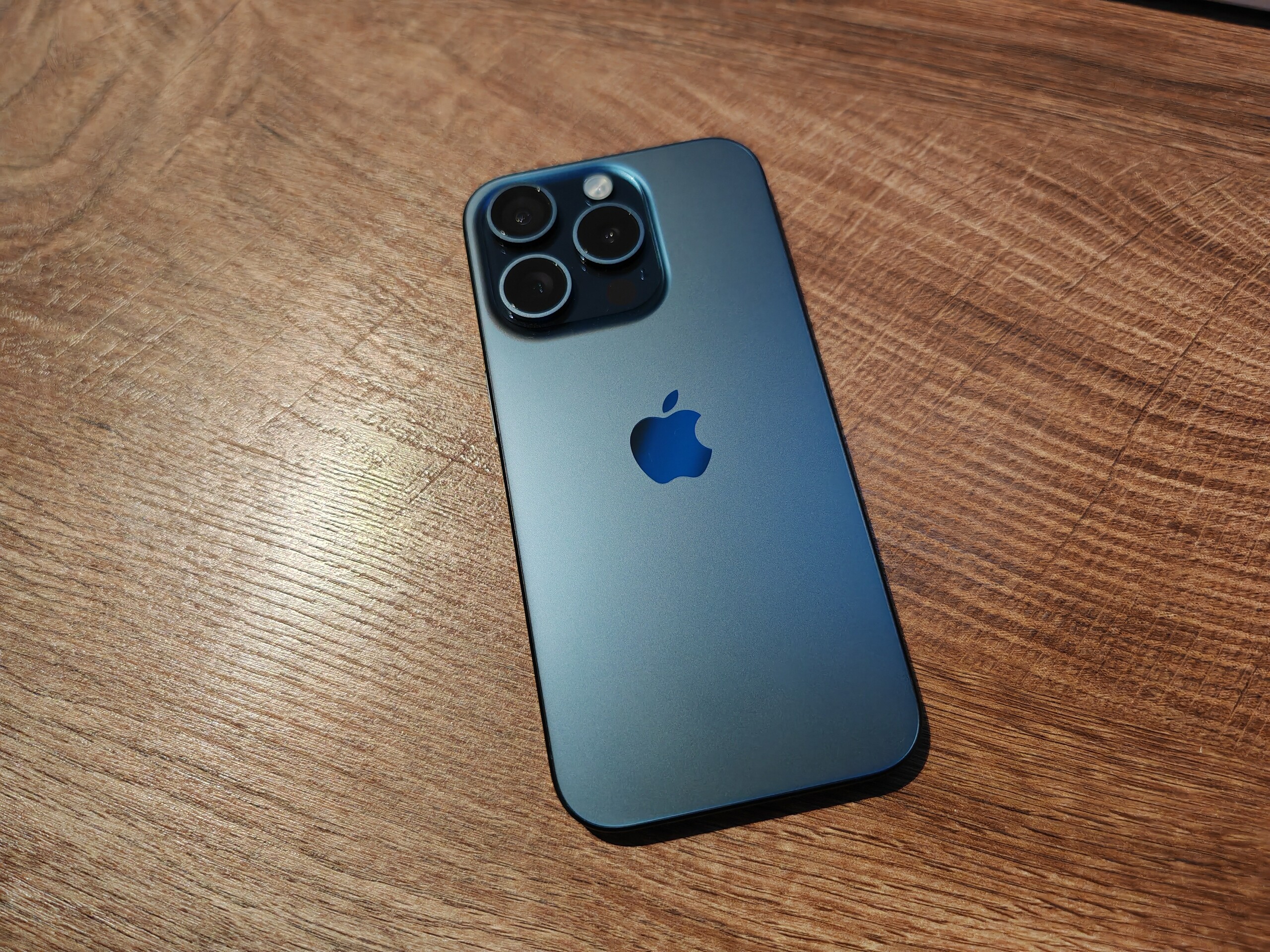 Apple análisis del iPhone 15 Pro Max: más potencia de cámara y titanio para  el smartphone más grande de Apple -  Analisis