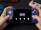 El Retroid Pocket Nova es un dispositivo portátil que funciona con Android.