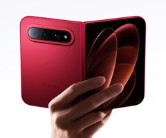 El Xiaomi 18 Fold está disponible en dos tonos de dorado, rojo y negro.