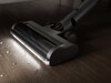 La Xiaomi Vacuum Cleaner G30 Max tiene una luz integrada. (Fuente de la imagen: Xiaomi)