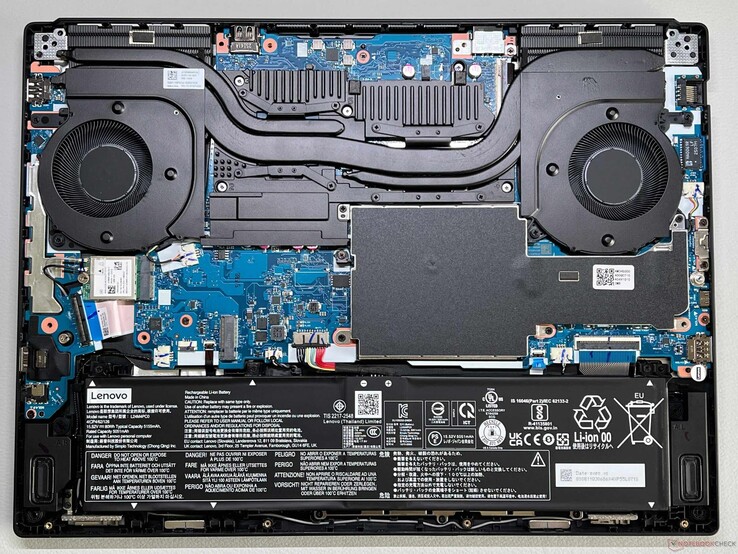 El Legion 5i 15 cuenta con módulos ampliables de memoria, almacenamiento (M.2 2280 y 2242) y WLAN.