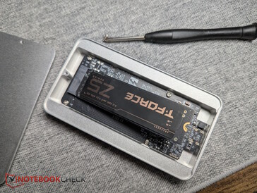 Inserte una unidad SSD