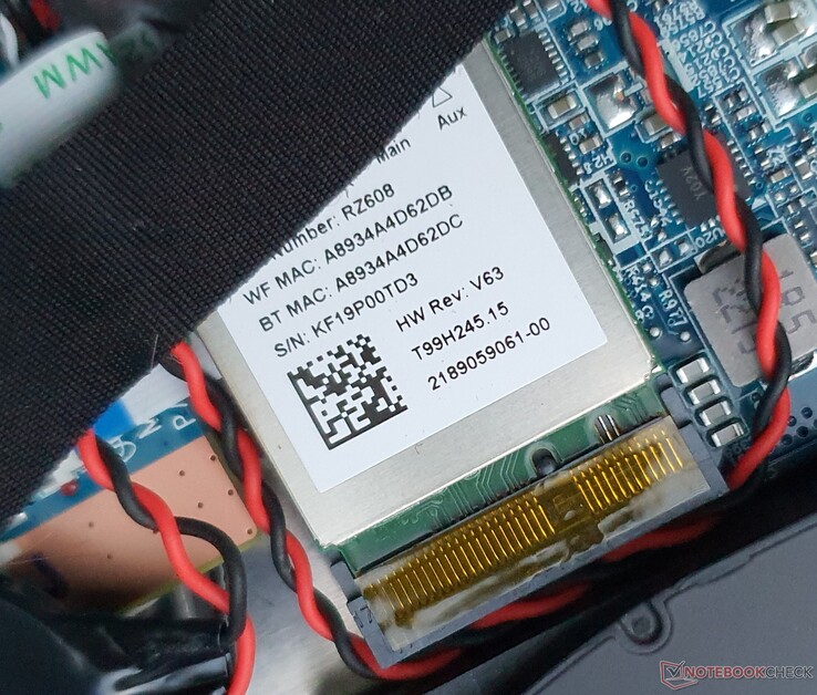 El chip WiFi MediaTek RZ608 incluido es significativamente más lento que un Intel AX211, por ejemplo