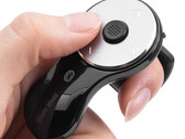 El ratón de pulgar de Sanwa Supply puede llevarse puesto todo el día para usar el ratón a distancia en ordenadores, tabletas y teléfonos. (Fuente: Sanwa Supply)