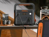 Jackery presenta la estación de energía Explorer 1000 v2 que utiliza baterías LFP y carga controlada por IA. (Fuente de la imagen: Jackery)