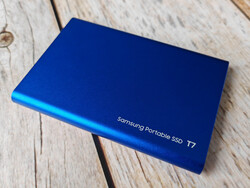 Reseña de la unidad SSD portátil Samsung T7. Dispositivo de prueba proporcionado por Samsung Alemania.
