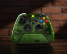 La base de carga Ultimate Charging Dock de 8BitDo para mandos de Xbox presenta el mismo color verde translúcido que la Xbox original/