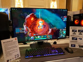 El MEG 321URX QD-OLED tiene un procesador de IA a bordo para sus travesuras de IA. (Fuente de la imagen: PC World)