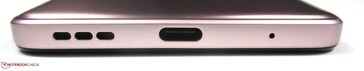Parte inferior: Altavoz, USB-C 2.0, micrófono