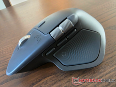 El Logitech MX Master 4, con el nuevo botón para el pulgar. (Fuente de la imagen: u/Vachan1990 en Reddit)