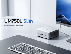 El Minisforum UM750L Slim se presenta en una única opción de color plateado con un botón de encendido en contraste. (Fuente de la imagen: Minisforum)