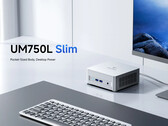 El Minisforum UM750L Slim se presenta en una única opción de color plateado con un botón de encendido en contraste. (Fuente de la imagen: Minisforum)