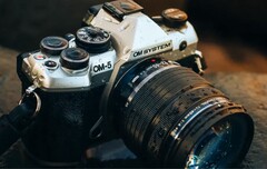 OM System relanza la OM-5 con USB-C y mejoras ergonómicas. (Fuente de la imagen: OM System)