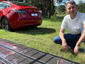 Este Tesla ha emprendido un viaje de 9.380 millas por carretera impulsado por paneles solares (imagen: Charge Australia)