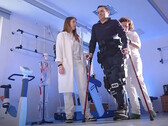 El exoesqueleto TWIN de Rehab Technologies ayuda en la rehabilitación de pacientes con ictus y lesiones medulares. (Fuente: Rehab Technologies en YouTube)