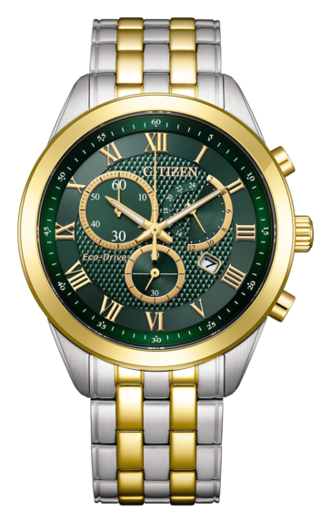 Cronógrafo Citizen AT2604-56X Eco-Drive con esfera texturizada de color verde esmeralda, bisel dorado y números romanos, y brazalete de acero inoxidable bicolor.