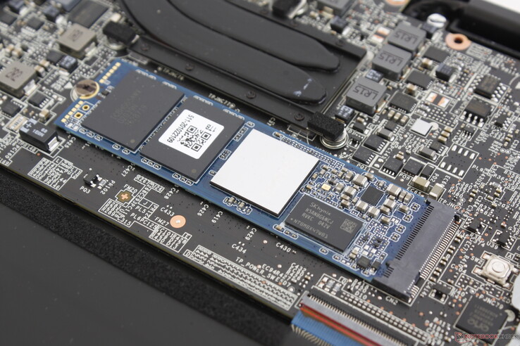 Ranura PCIe 4.0 x4 M.2 2280 accesible