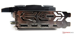 Un vistazo a los puertos de la parte posterior del MSI GeForce RTX 2080 Ti Gaming X Trio