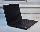 Máxima eficiencia: El Lenovo ThinkPad T14s Gen 6 demuestra por qué Lunar Lake es la elección perfecta para los portátiles de empresa, en la imagen: Lenovo ThinkPad T14s Gen 6 (Fuente de la imagen: Benjamin Herzig/Notebookcheck.com)