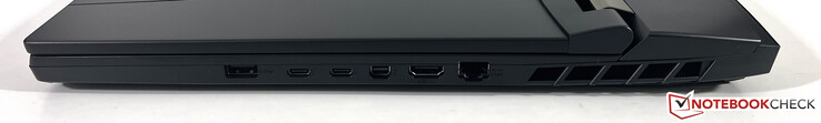 Lado derecho: USB-A 3.2 Gen.2 (10 Gbps), 2x USB-C 4.0 con Thunderbolt 4 (40 Gbps, modo DisplayPort-ALT, 1x con Power Delivery), Mini-DisplayPort, HDMI 2.1, Ethernet a 2,5 Gbps