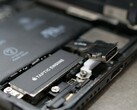 El "iPhone USB" está ahora en subasta. (Fuente: Ken Pillonel vía eBay)