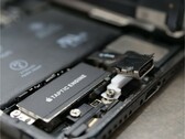 El "iPhone USB" está ahora en subasta. (Fuente: Ken Pillonel vía eBay)