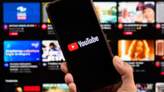 Smartphone con la aplicación YouTube. (Fuente de la imagen: noyb)