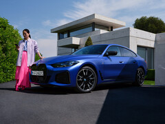 BMW ha iniciado la producción del BMW i4 2022, que también está disponible en la configuración más rápida BMW i4 M50 (Imagen: BMW)