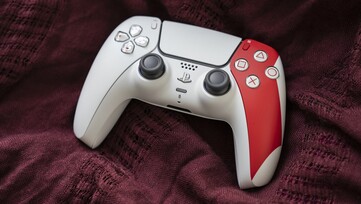 El nuevo mando DualSense del 20º aniversario de God of War. (Fuente de la imagen: PlayStation)