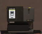 La CardMill identifica las cartas coleccionables mediante un escáner impulsado por inteligencia artificial. (Fuente de la imagen: CardMill vía YouTube)