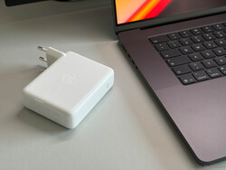 una fuente de alimentación de 140 W no siempre es suficiente