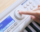 El teclado Casio LK-550WE