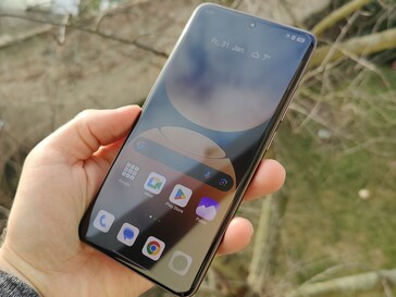 Smartphone de prueba Realme GT7 Pro (Fuente de la imagen: Marcus Herbrich)