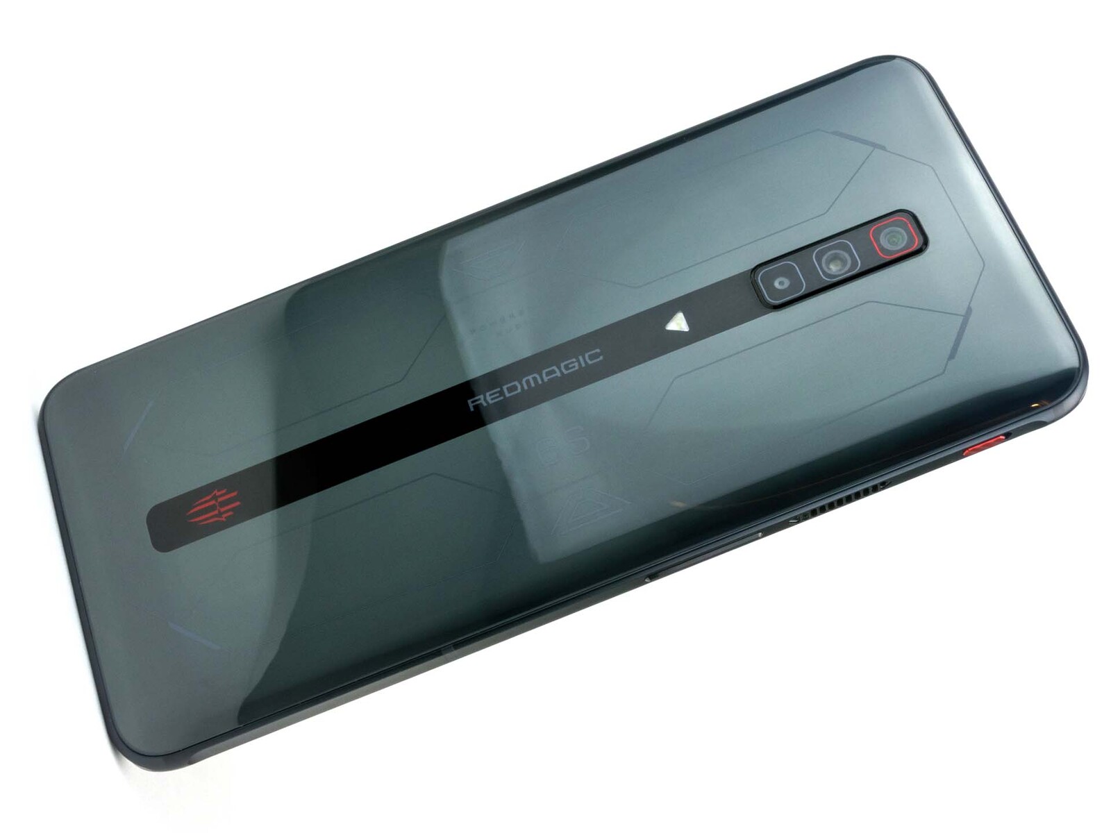 Análisis del Nubia RedMagic 6S Pro: smartphone para juegos con ventilador  integrado y 165 Hz -  Analisis