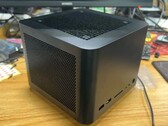 El próximo mini PC de FEVM contará con una carcasa mucho más grande y potentes gráficos RTX 4090 para portátiles. (Fuente de la imagen: metalsojin2 vía Reddit)