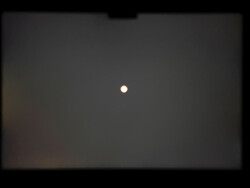 Apenas hay sangrado de retroiluminación